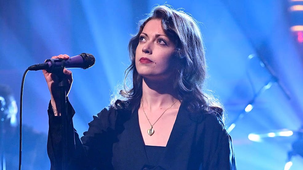 Dave Grohl's nepo child daughter Violet, 20, cancels two UK gigs simply hours earlier than occurring period after surrendering her voice