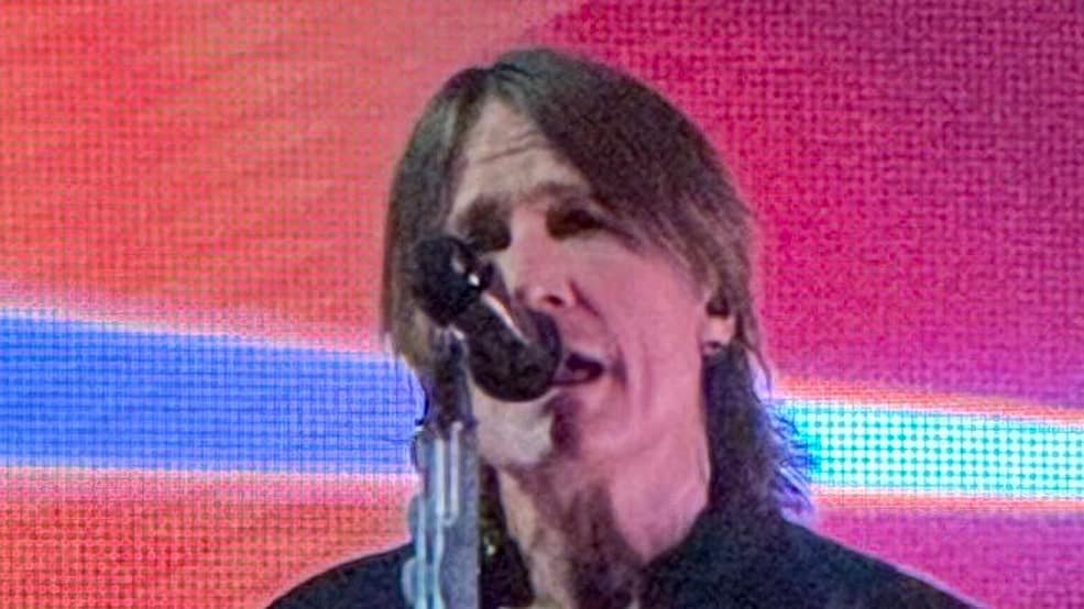 Keith City completing track approximately an ex whose establish 'anyone else' earlier than tearing up in entrance of followers at live performance… amid Nicole Kidman's rumored innovative romance