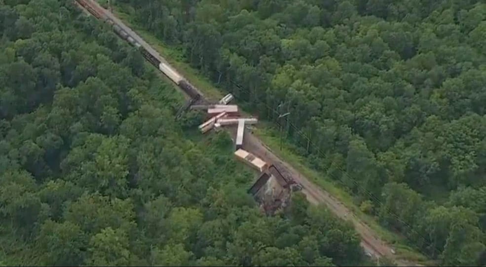Shelter-in-Place Ordered After Train Derails in Feasterville, Pennsylvania x.com