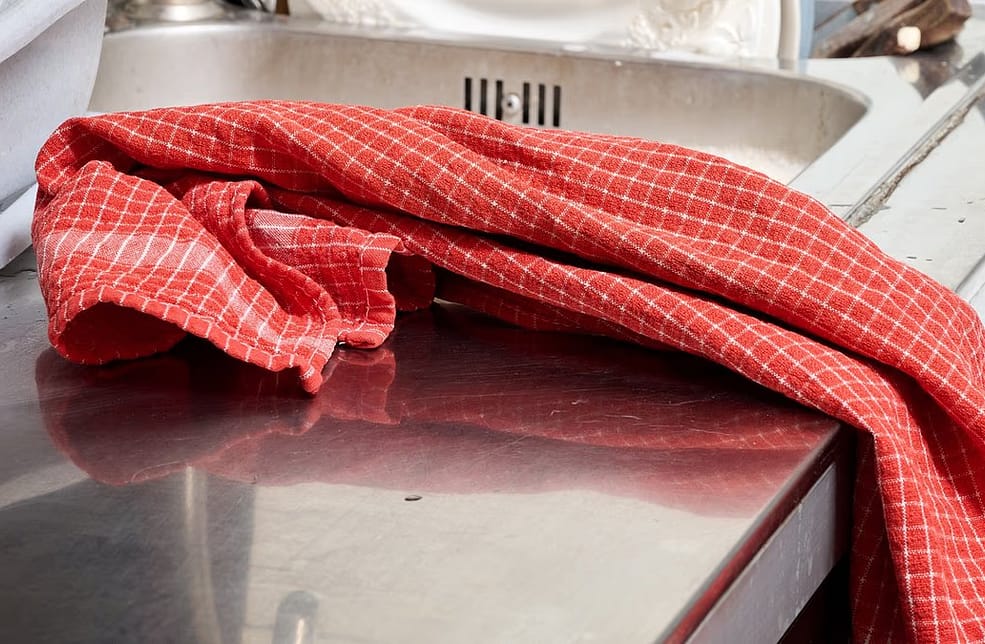 How frequently do you have to difference your tea towels? Microbiologist ultimately decides the discuss – so, are you doing it satisfactory?